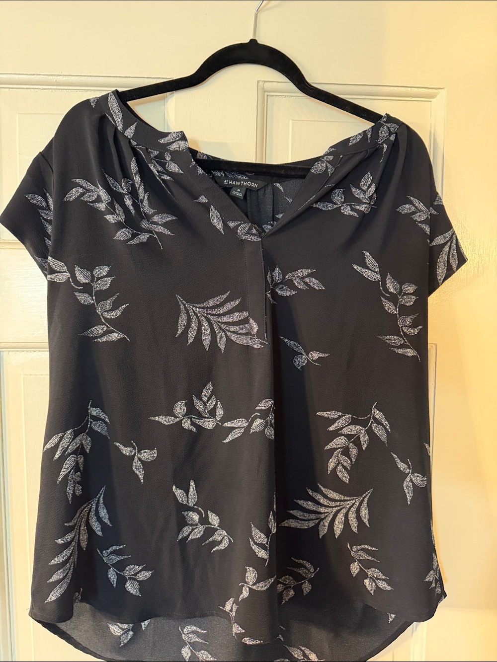 Stitch Fix 41 Hawthorn Black Blouse with Leaf Print